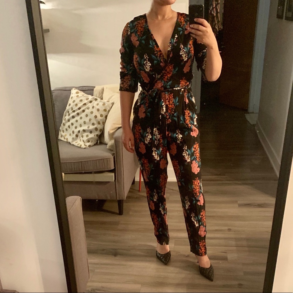 Gorgeous Massimo Dutti jumpsuit size 6